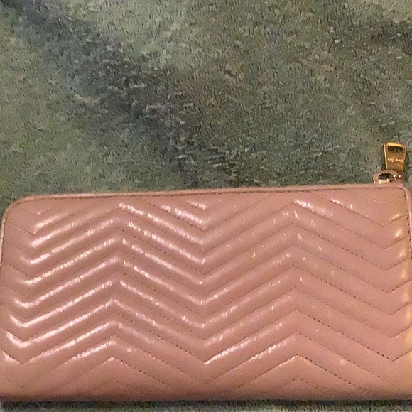 AUTHENTIC MIU MIU RIBBON ROUND ZIP QUILTED WALLET- Blush Pink/Taupe Color - Picture 11 of 12